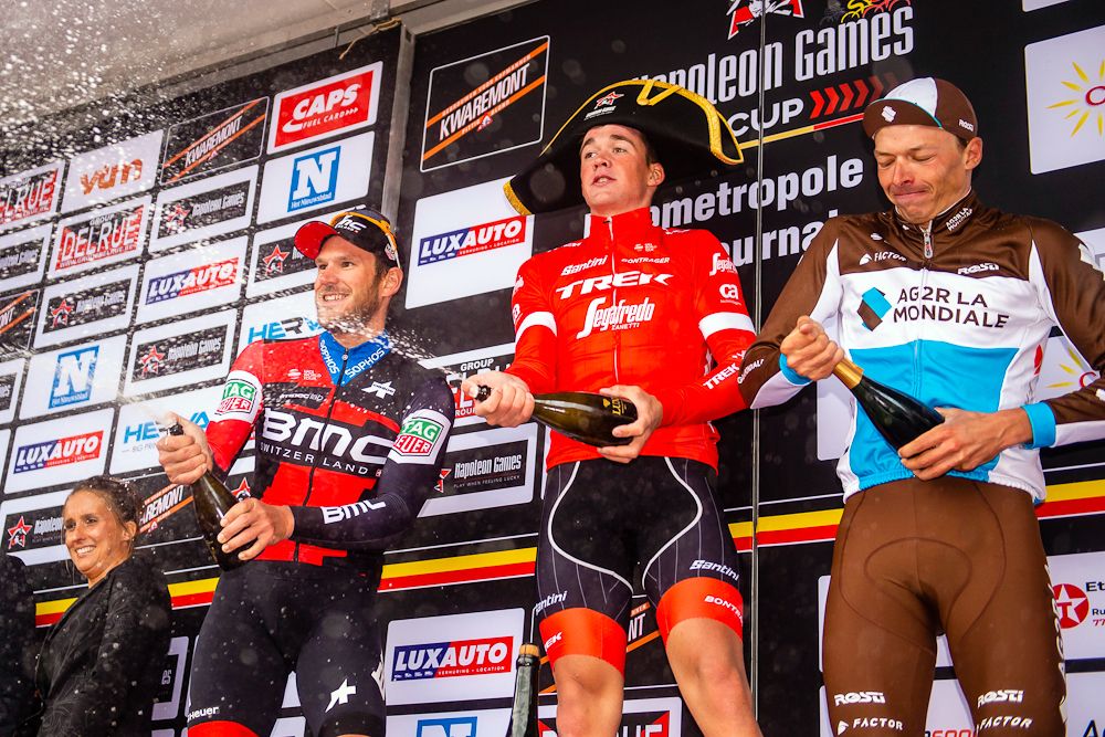 Mads Pedersen on the podium after winning Tour de l'Eurom&eacute;tropole
