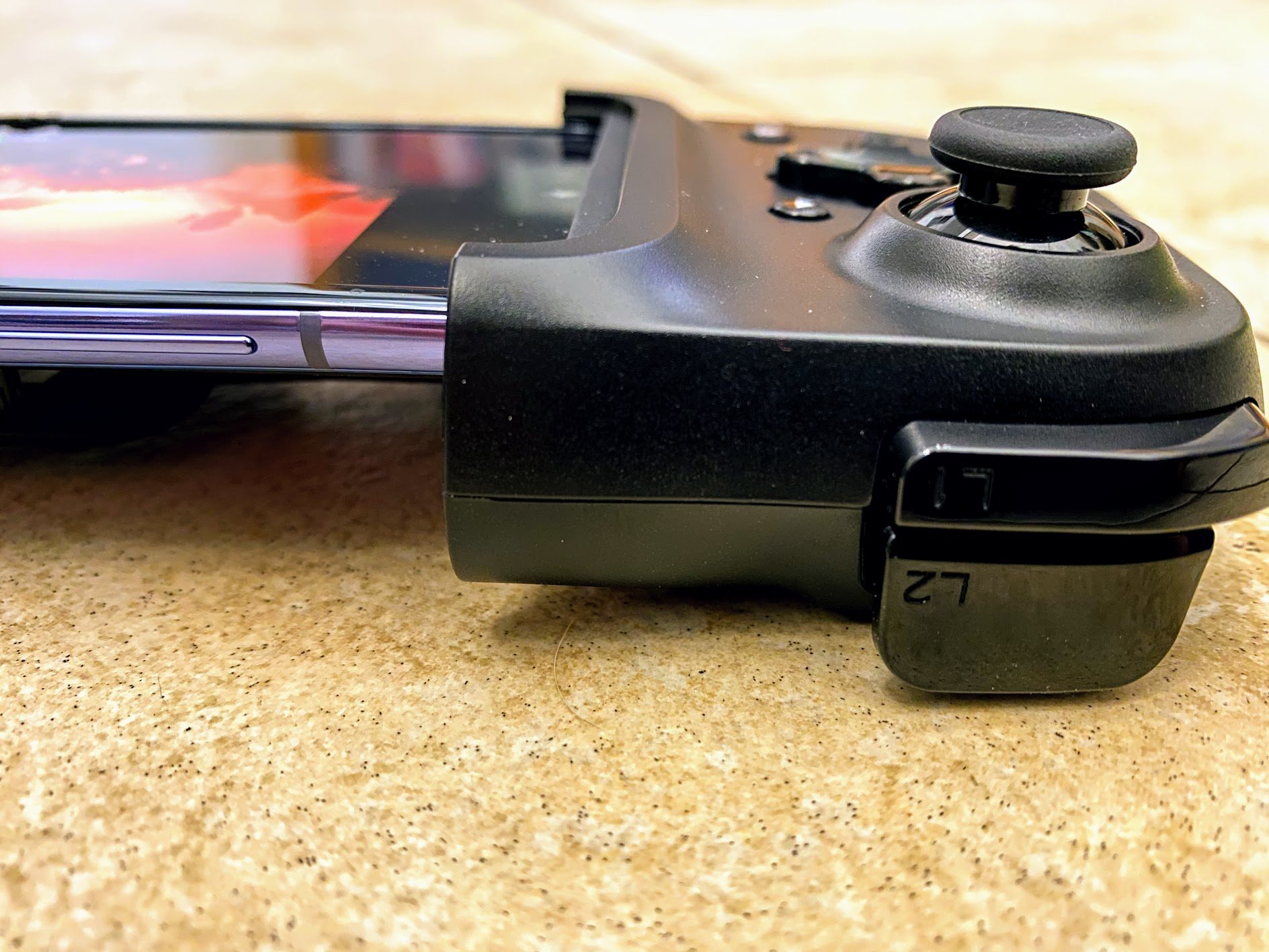 The Razer Kishi controller is the best way to experience Project xCloud