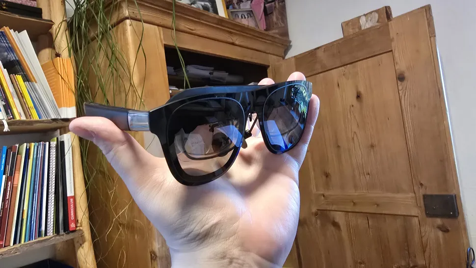 Les lunettes Xreal One offrent des inserts de prescription en option pour les porteurs de lunettes comme moi, et peuvent remplacer vos lunettes!