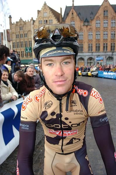 Johnnie Walker (Footon-Servetto) awaits the start of the Tour of Flanders.