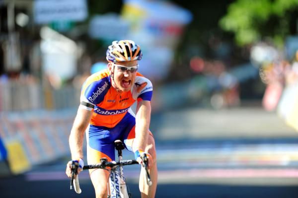 Pieter Weening hits the line