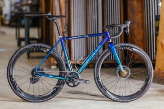 Isen's all-road titanium frame blends comfort and performance