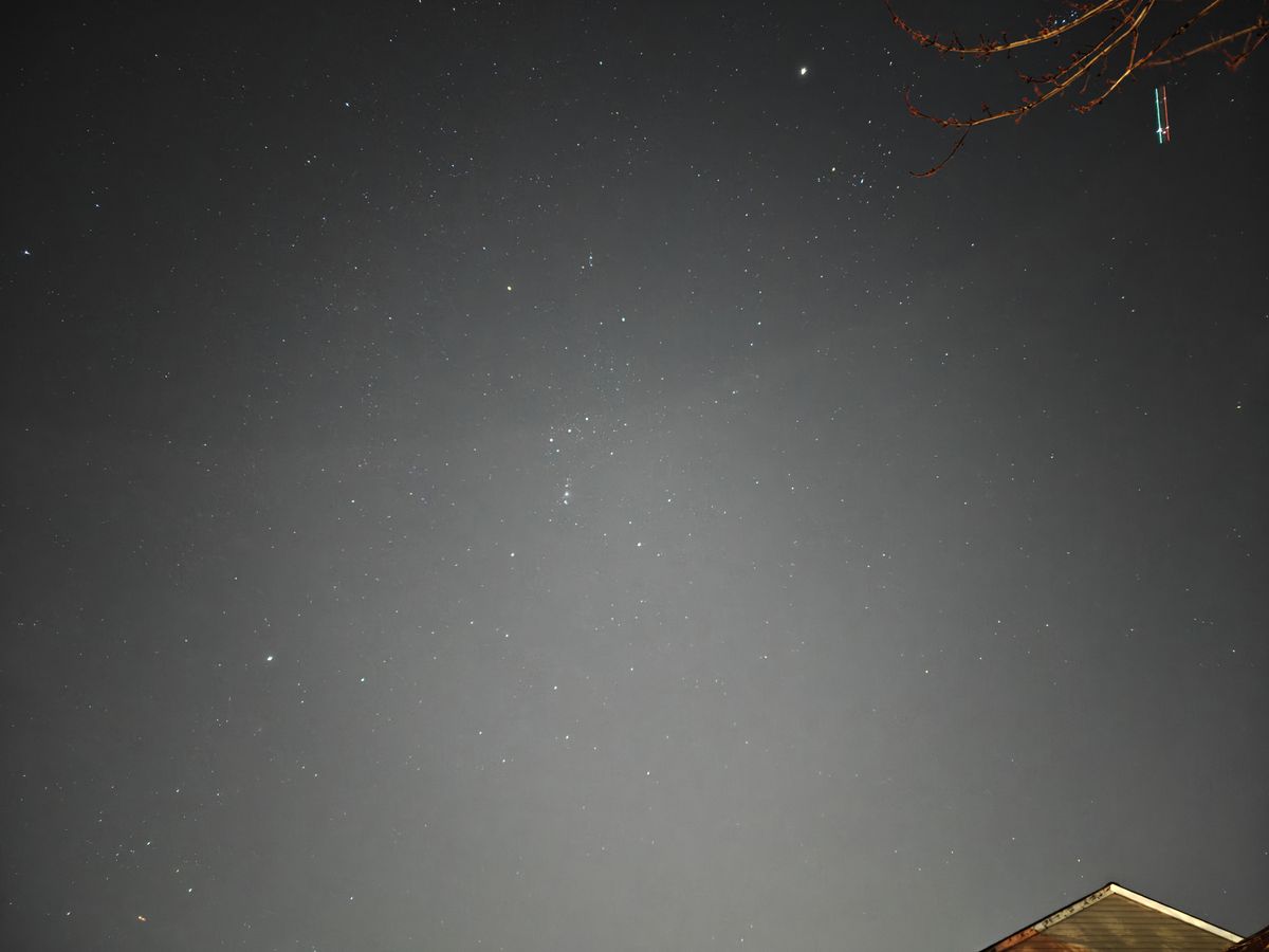 OnePlus 13 astrophotography sample.