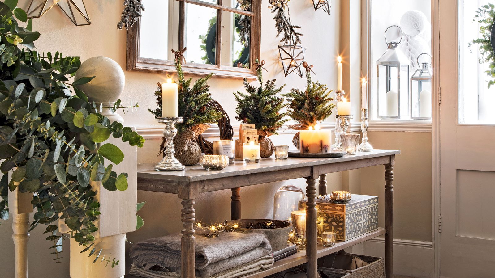 30 Christmas Hallway Decorating Ideas For A Festive Hall Ideal Home