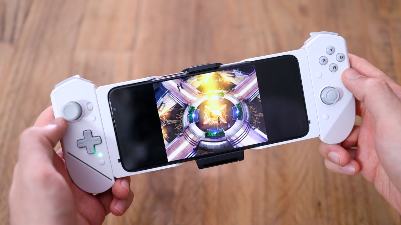 Photo of the ROG Phone 6 (Pro Edition) in white