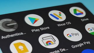 Photo of Google Play app icon on Pixel 4 XL