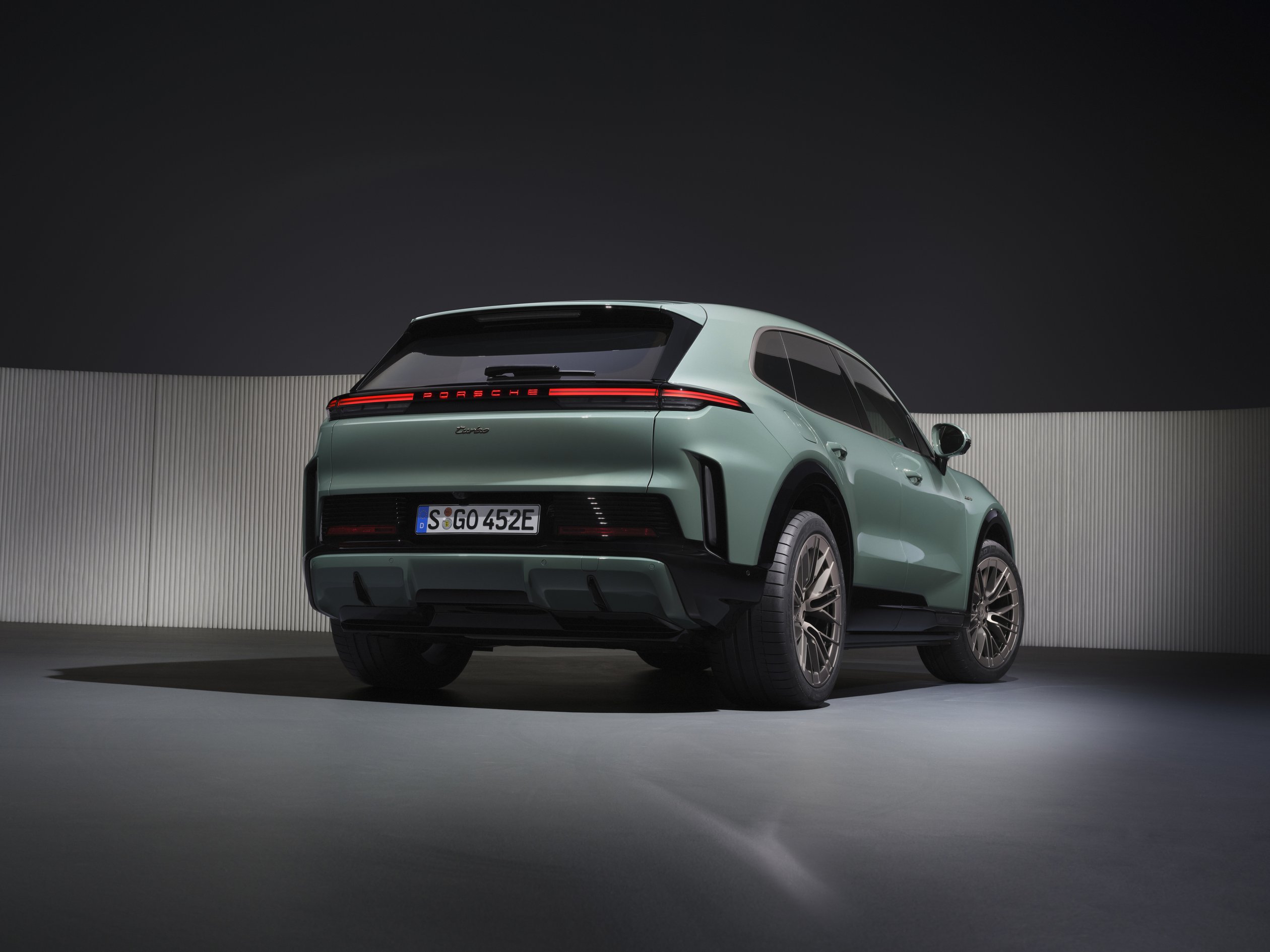 The Cayenne Turbo Electric has a wider, more aggressive stance