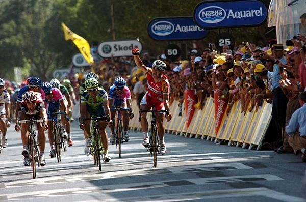 Rob Hunter celebrates the victory in Montpellier