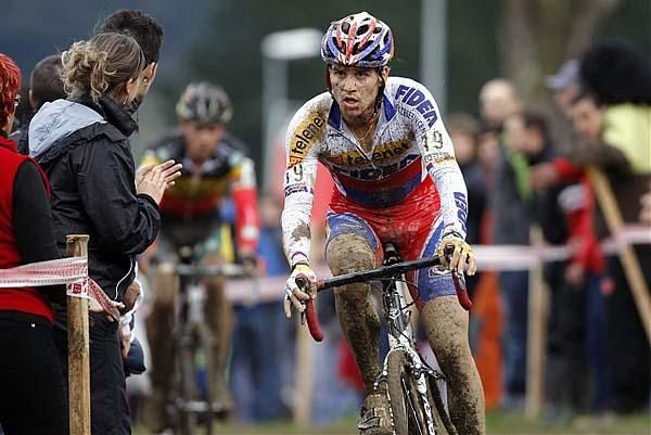 Zdenek Stybar (Telenet Fidea) is cheered by fans.