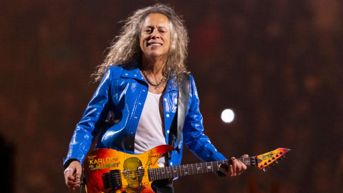 Kirk Hammett of Metallica performs at Ford Field on November 12, 2023 in Detroit, Michigan