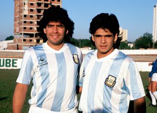 Diego Maradona with brother Hugo in 1987.