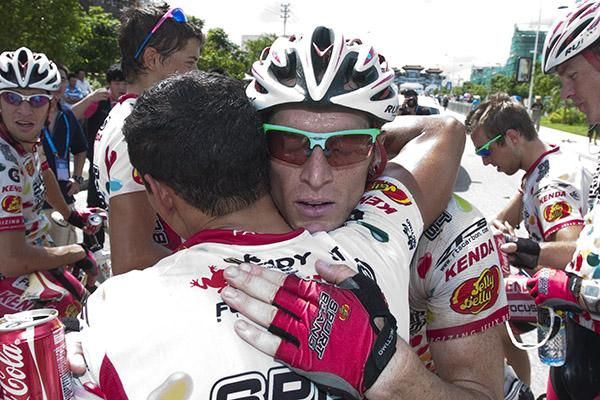 A congratulatory hug for Brad Huff from Jelly Belly teammate Sergio Hernandez after he proved too strong for all-comers in Xinglong.