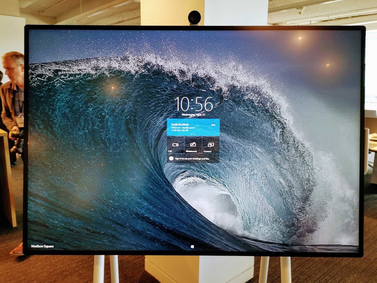 Surface Hub 2S