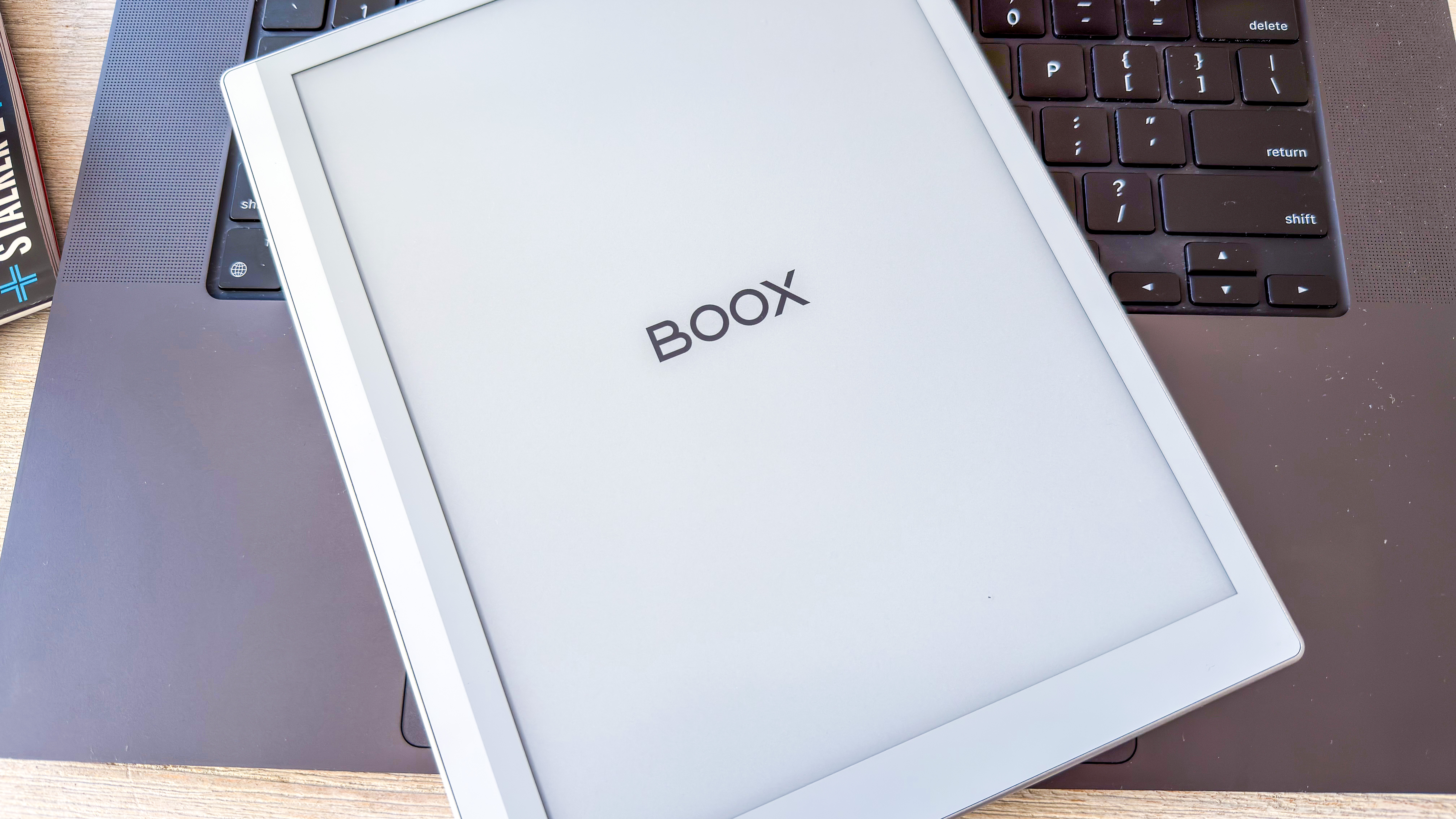 Boox branding on the boot-up page on the Go 10.3 (Gen II) Lumi