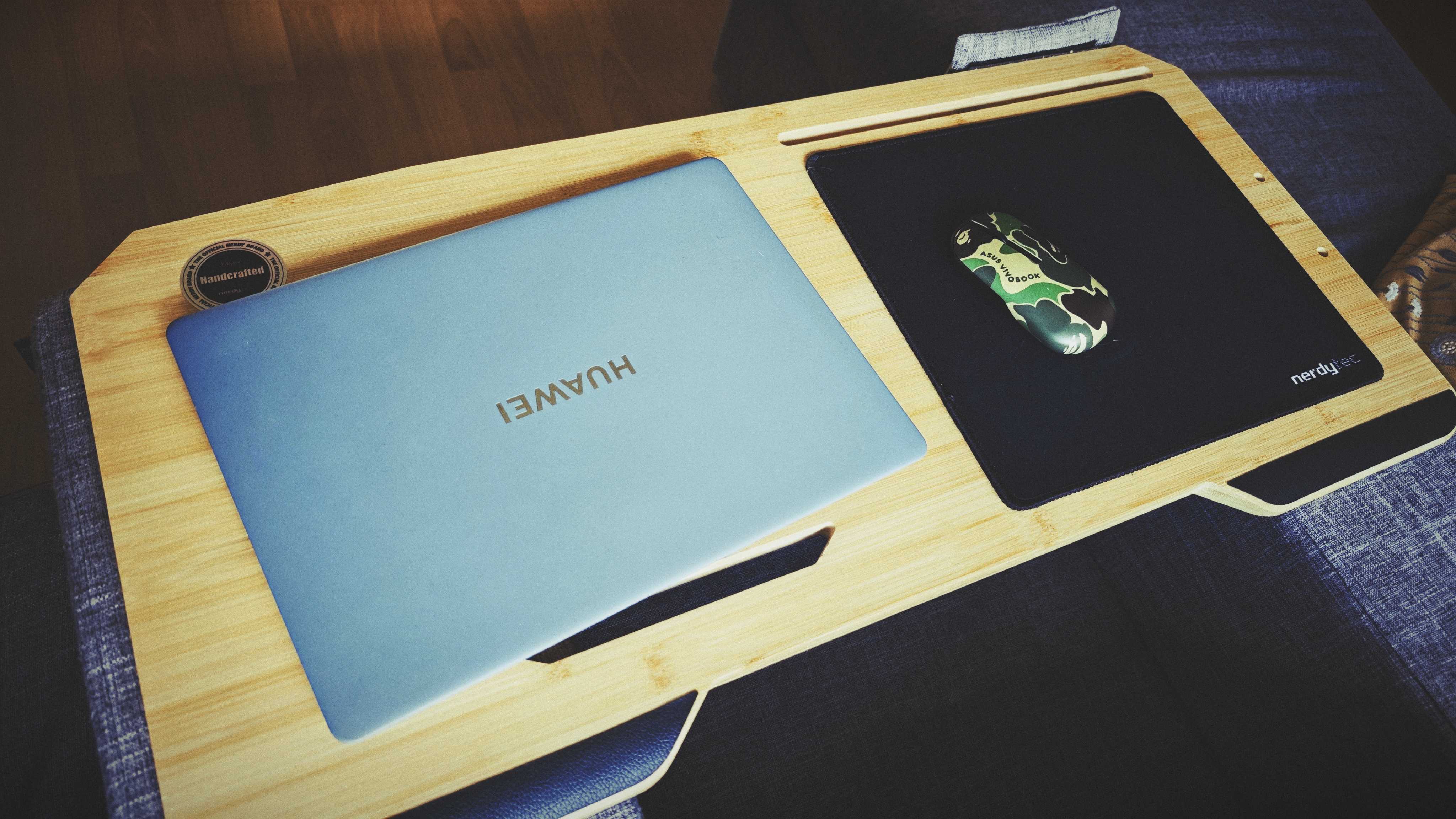 A Couchmaster Cyworx lap desk