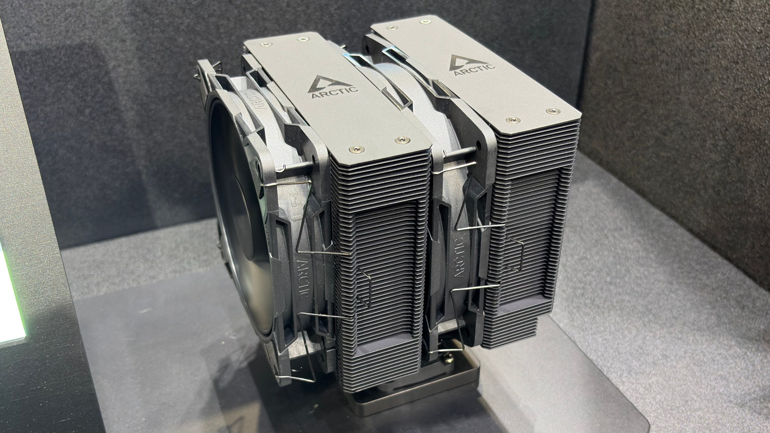 While everyone seems to be ignoring the state of the economy at Computex, Arctic is keeping things real by giving us a…