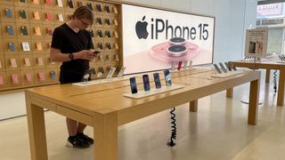 iphone 15 on sale at apple store