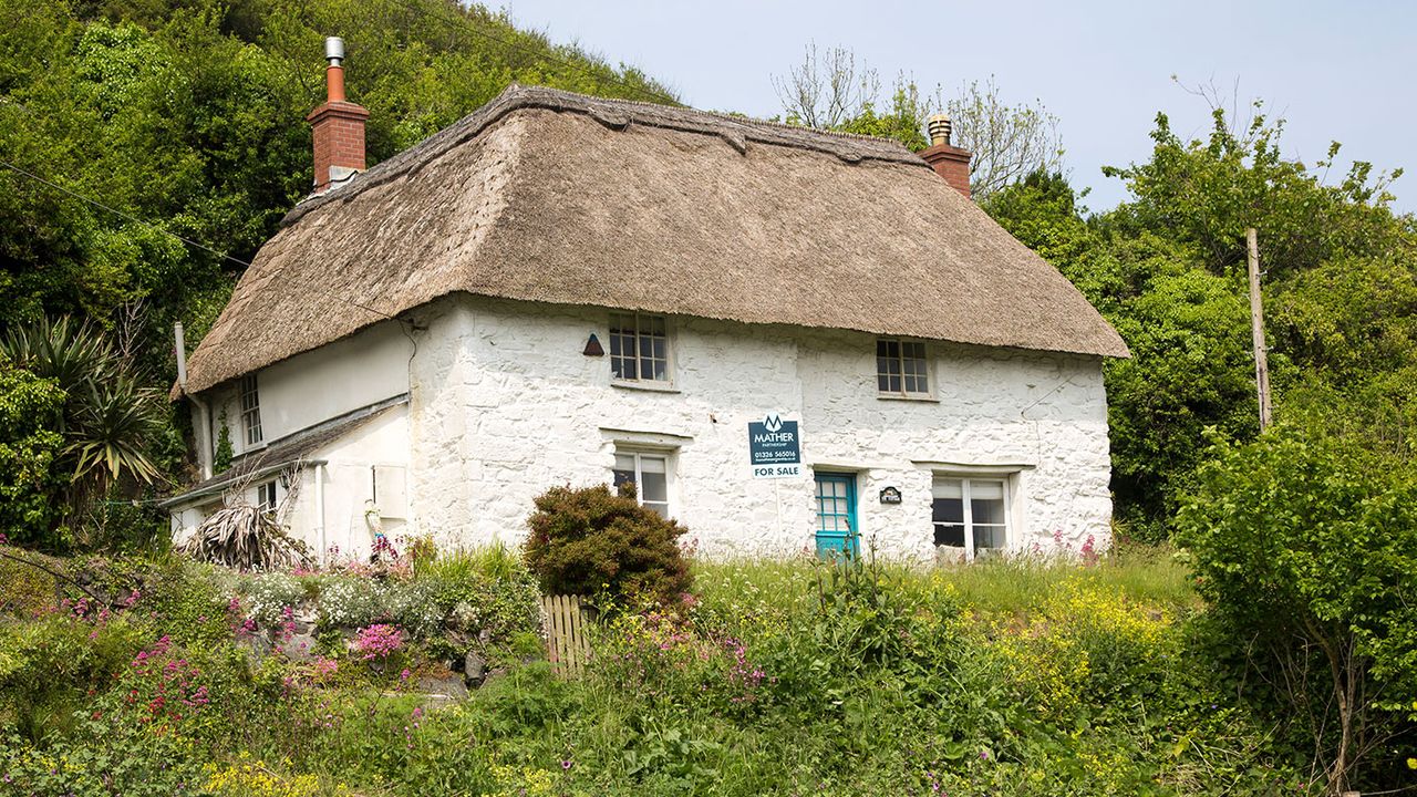 Country cottage for sale © Geography Photos/Universal Images Group via Getty ImagesCountry cottage for sale © 