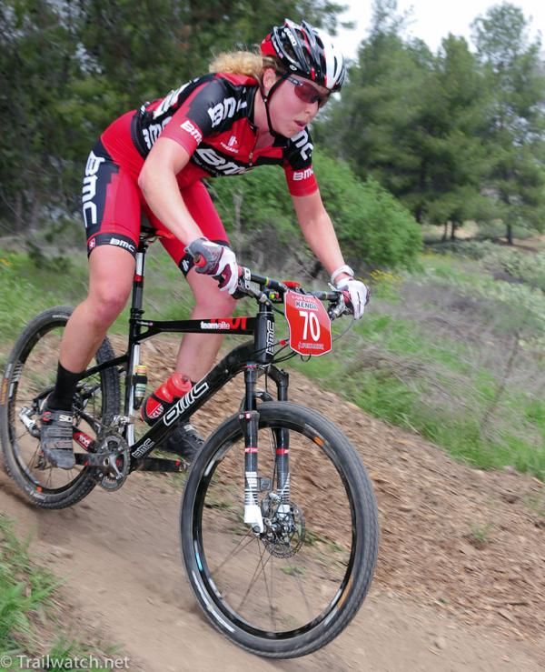 Erica Zaveta (BMC) on a steep descent