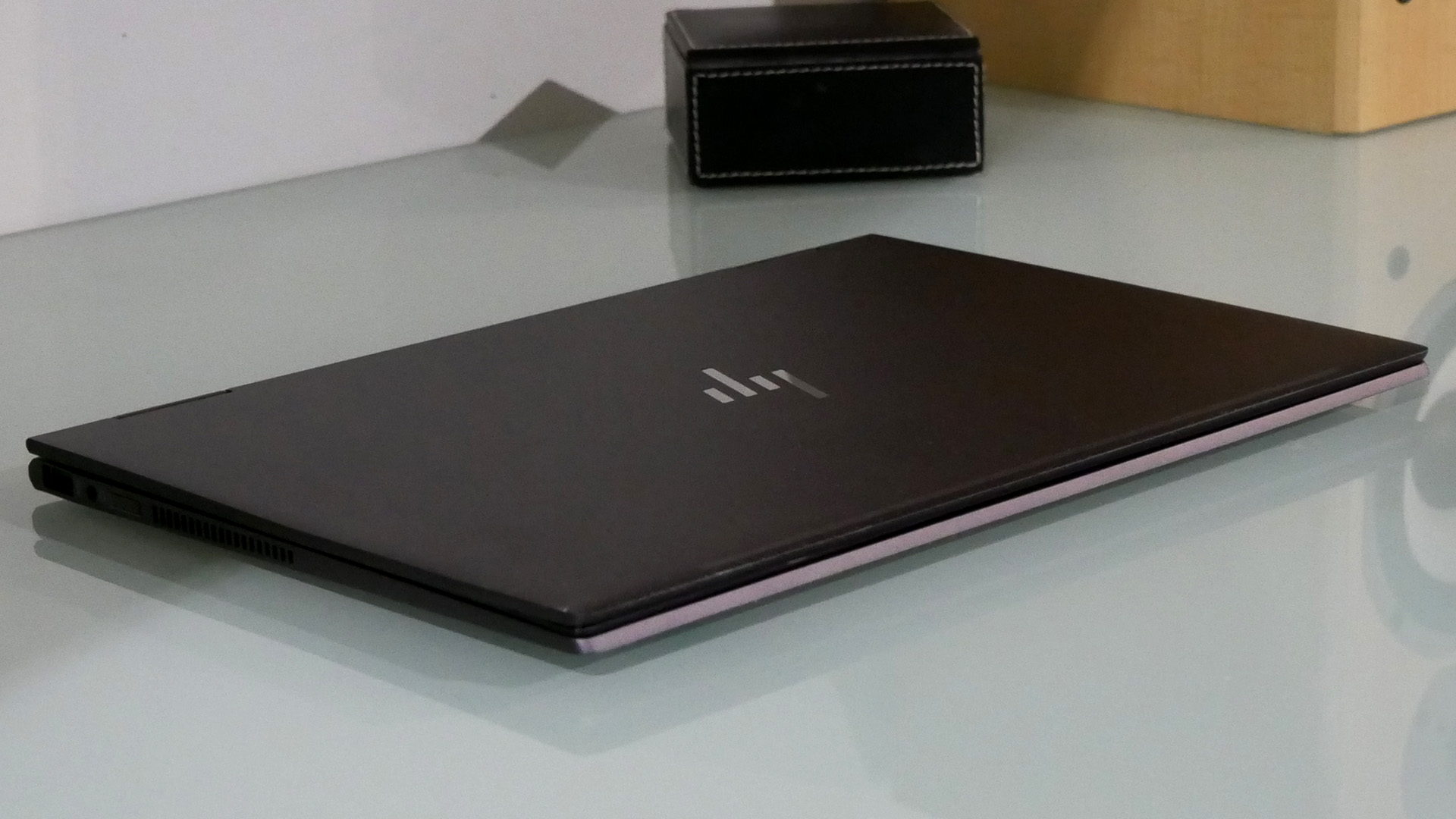 HP Envy x360 13 (2019) closed