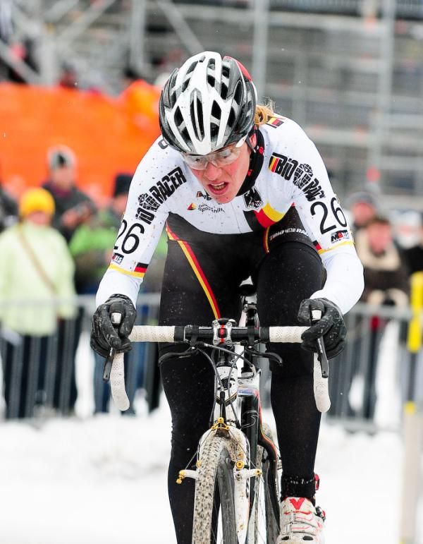 Hanka Kupfernagel (Germany) spent the entire race in second place