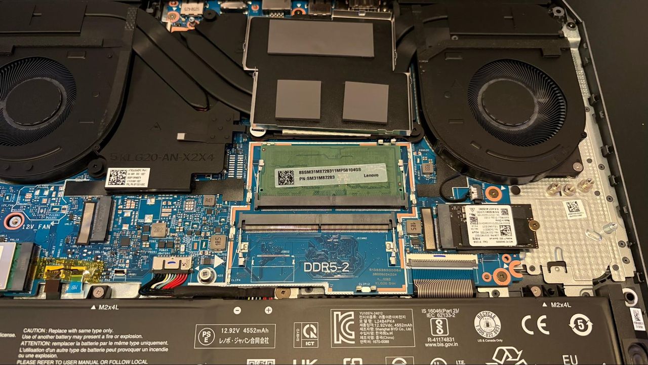 Lenovo Legion LOQ 15 (2025)