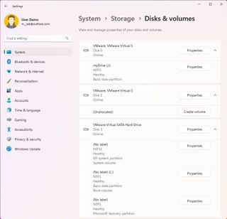 Windows 11 version 22H2 Disks & volumes