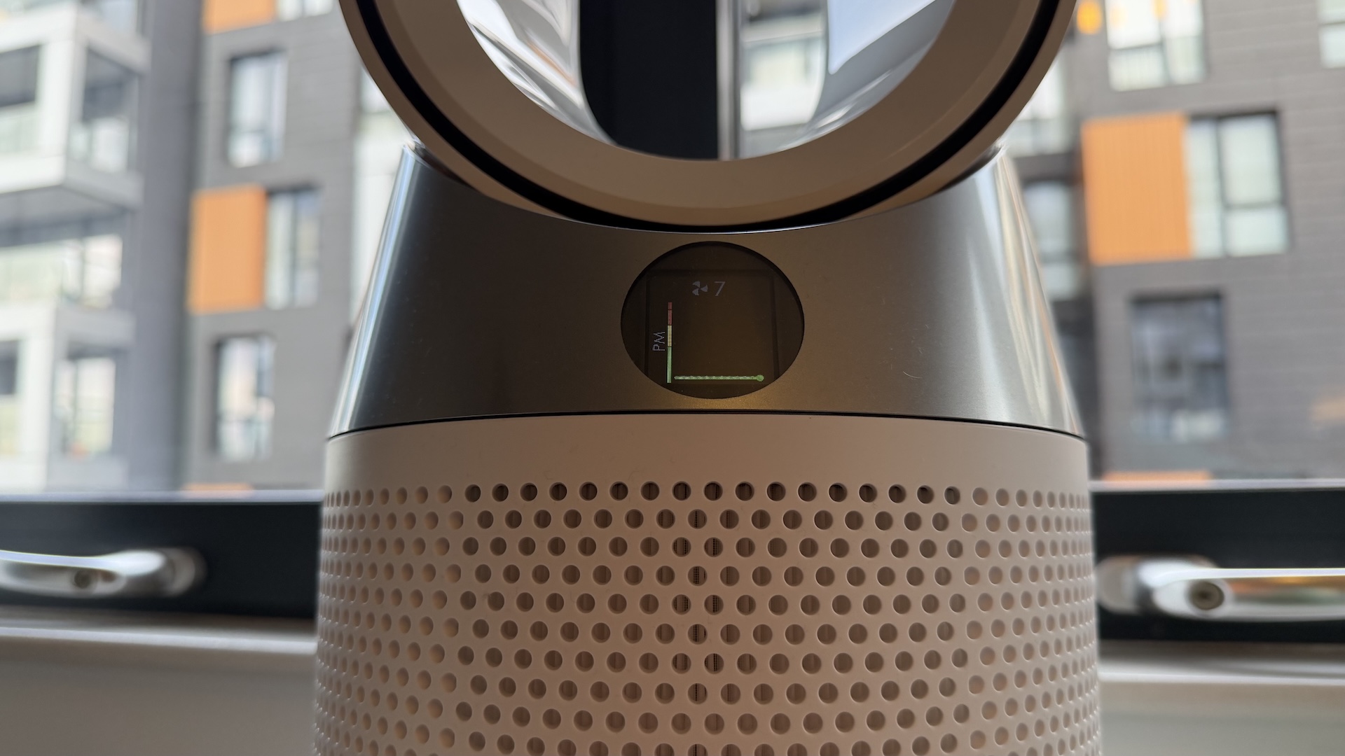 The Dyson Purifier Hot and Cool HP1