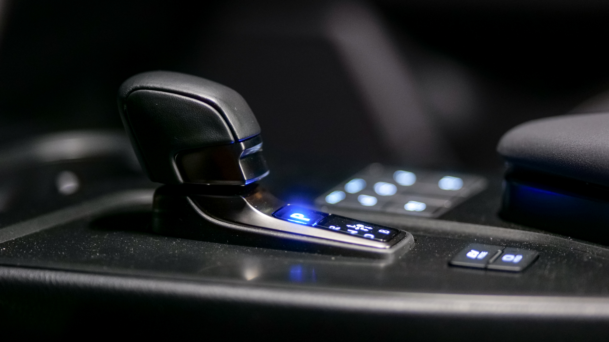 2025 Lexus UX 300h test drive.