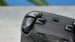 Photograph of the Razer Wolverine V3 Pro controller