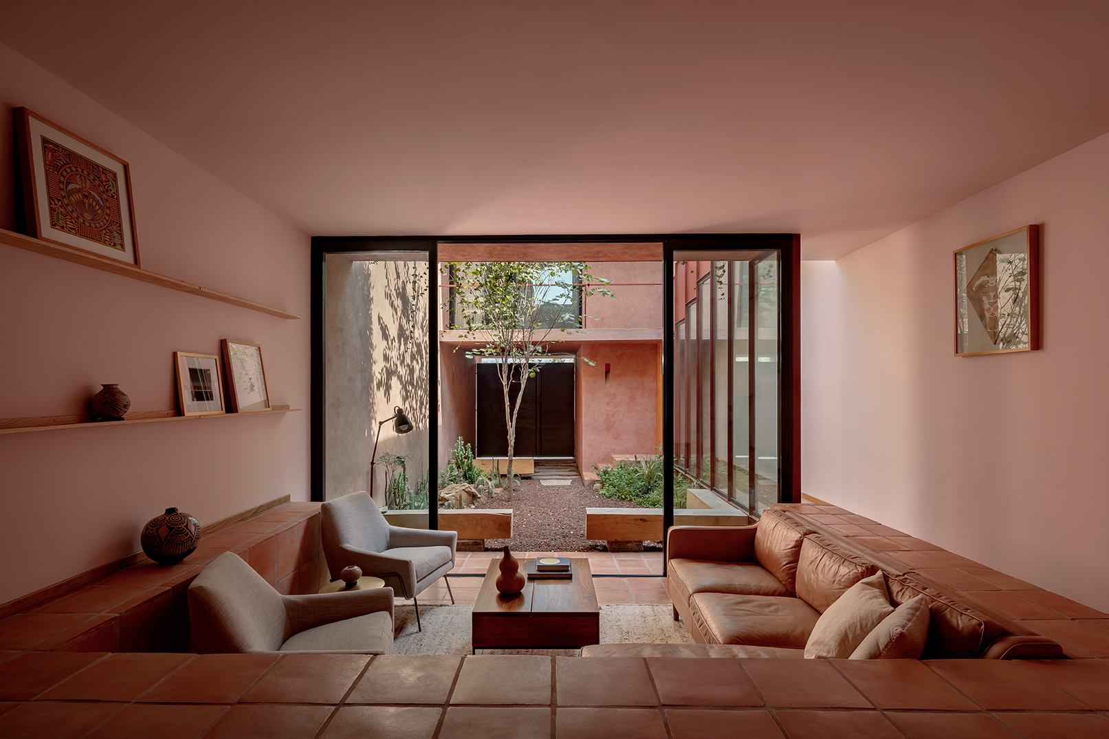 Casa Ederlezi, San Pedro Garza Garc&amp;iacute;a, Mexico, Pr&amp;aacute;ctica Arquitectura, 2022. Image credit: &amp;copy; C&amp;eacute;sar B&amp;eacute;jar, Courtesy Pr&amp;aacute;ctica Arquitectura