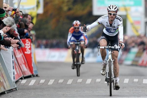 Niels Albert got away from van der Haar in the final lap to take second