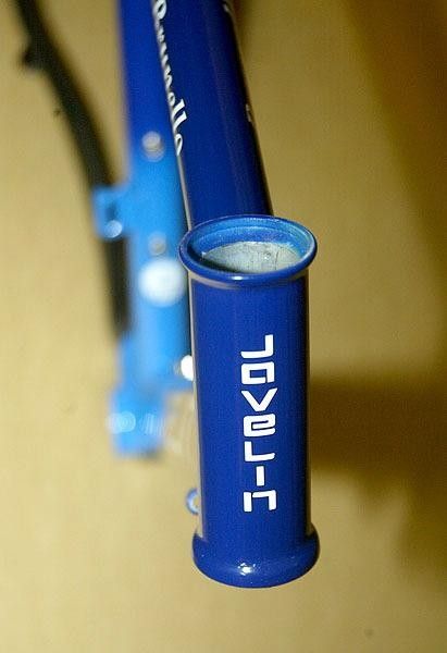 Brunello head tube takes a tidy integrated headset.