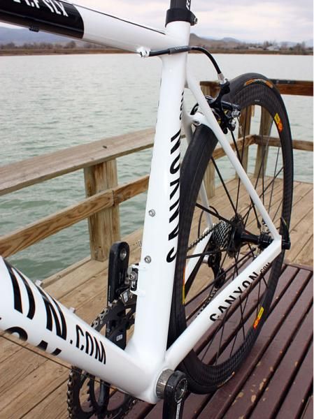 The 'Maximus' seat tube is notably asymmetric to gain more pedaling efficiency.