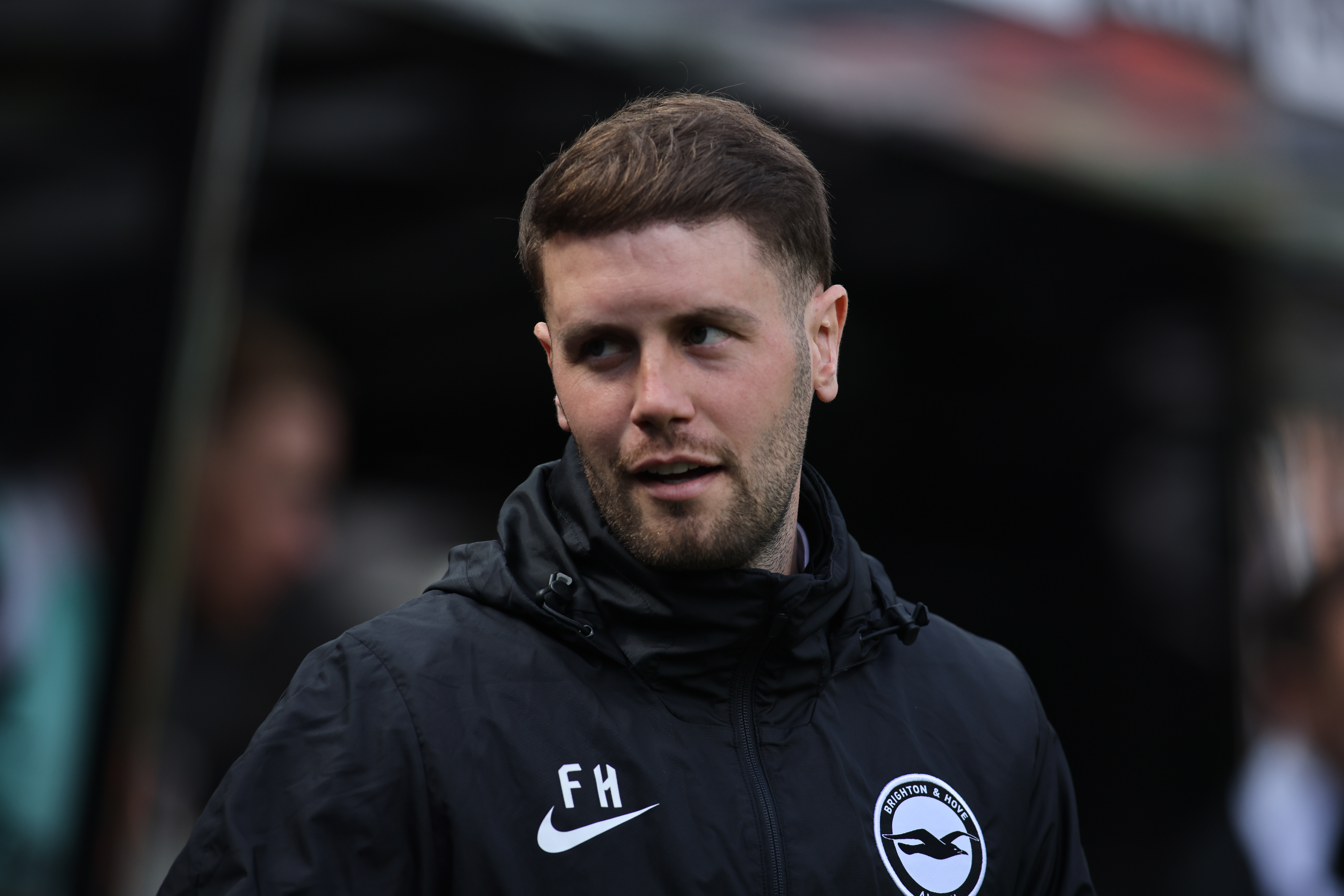 Fabian Hurzeler durante a partida da Premier League entre Newcastle United e Brighton and Hove Albion em St.