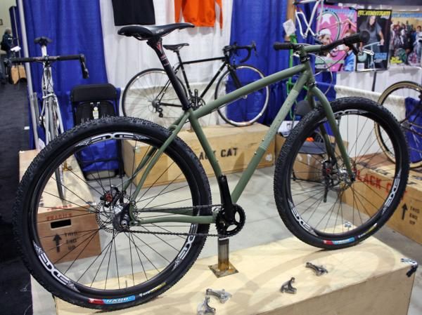 A curved seat tube on this Black Cat 29er helps keep the chain stays to a reasonable length.