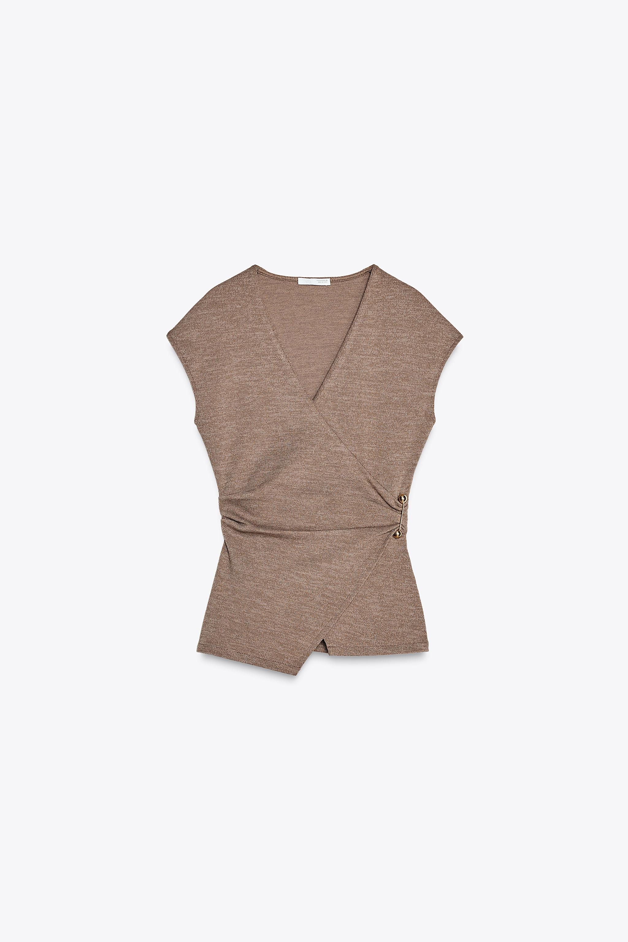 Textured Clasp Top