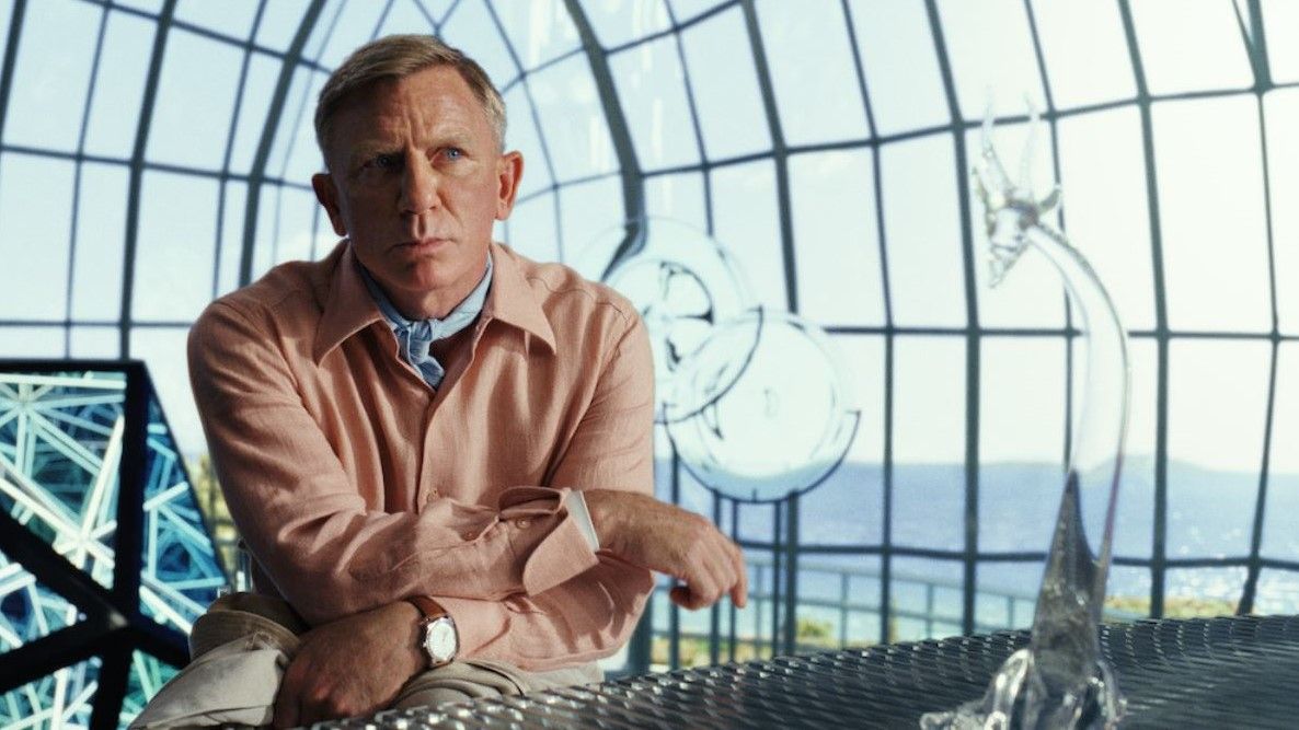 Daniel Craig in Glass Onion: A Knives Out Mystery