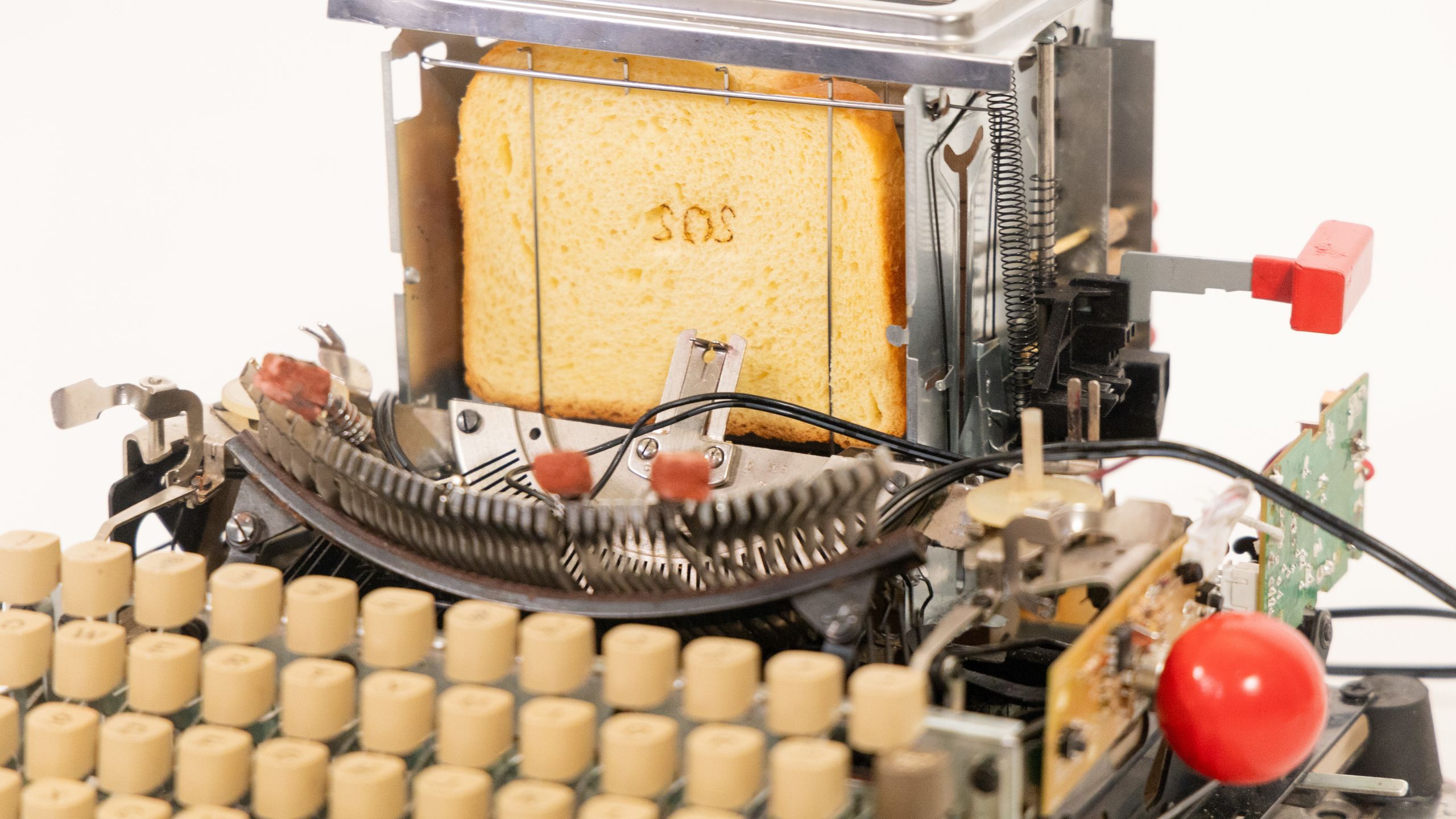 Incoming Message Typewriter Typewriter modded to print messages on toast | Tom's Hardware