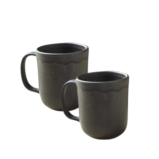 Artisanal black mugs