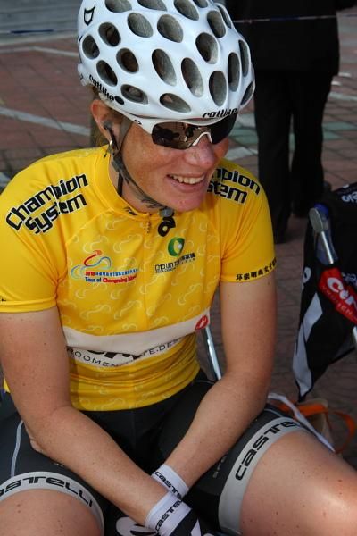 Race leader Kirsten Wild (Cerv&eacute;lo TestTeam) sits in the team cabin before the start