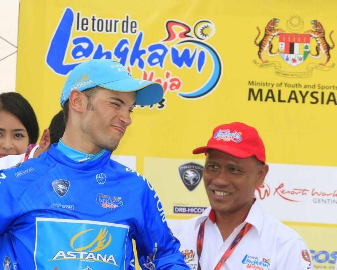 Andrea Guardini (Astana) wears the points jersey.
