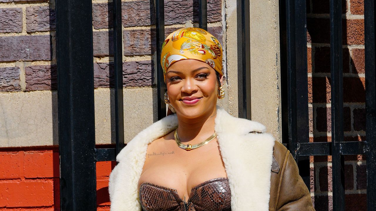 rihanna headscarf