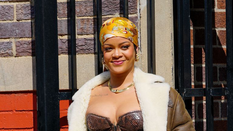 rihanna headscarf
