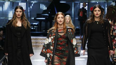 dolcegabbana_womens_fashion_show_fw17-18_runway_images_26.jpg