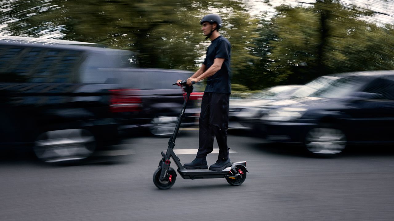 Segway Ninebot Max G3 in use