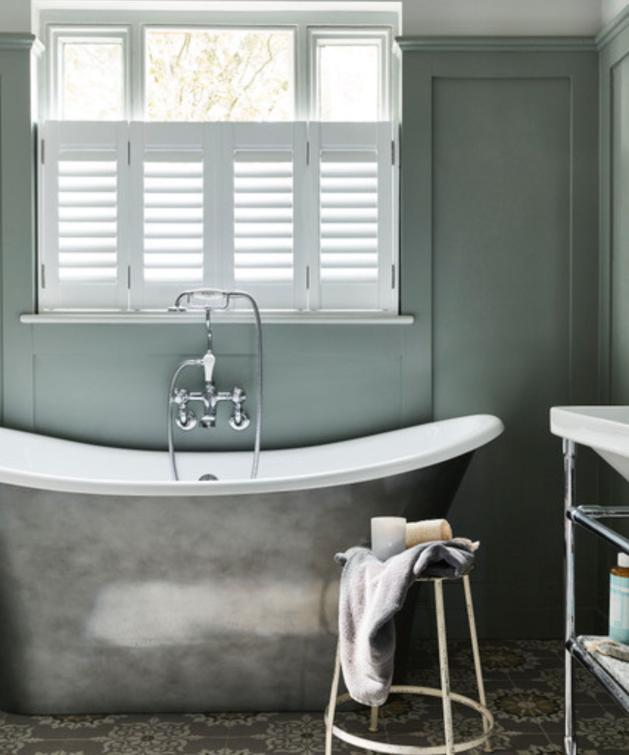 How to keep a bathroom warm without heating in winter | Homes & Gardens