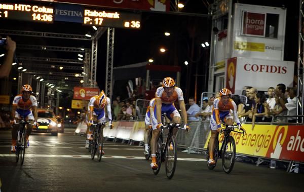 Rabobank led across the line by two-time Vuelta champ Denis Menchov