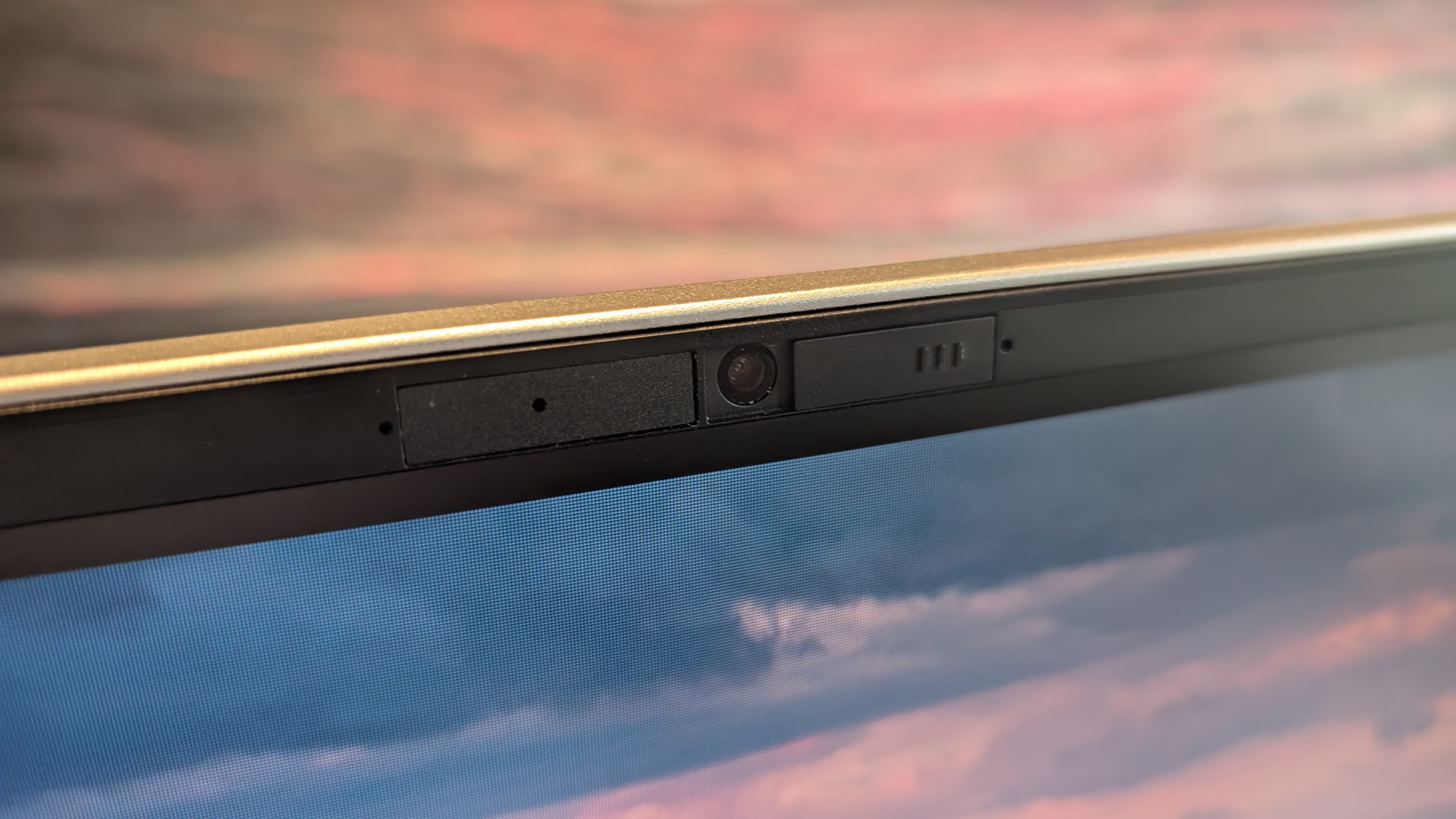 The Medion Signium 27 S1 AIO desktop pictured on a marble worksurface.