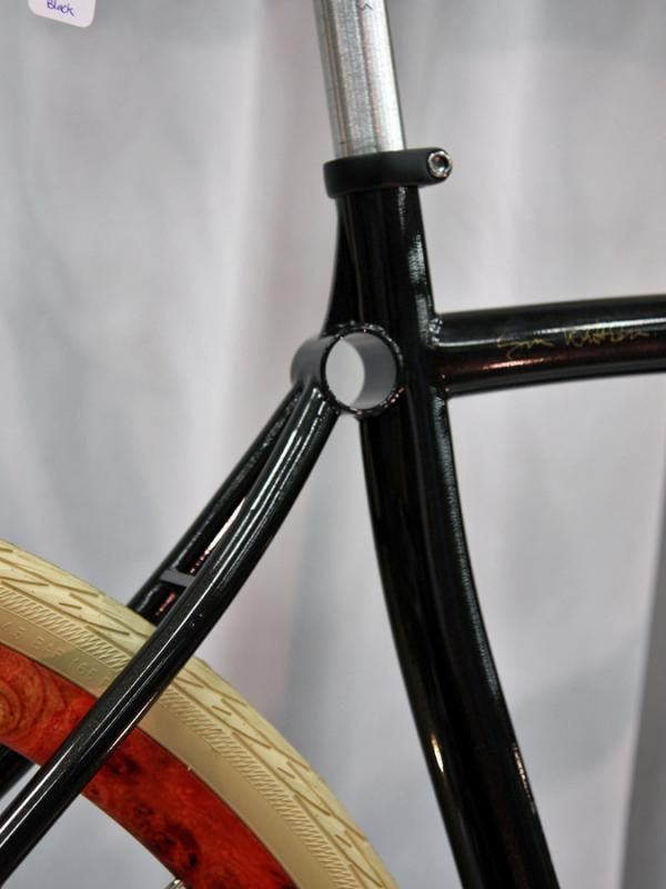 Naked's Baby Ganoush features this interesting seat cluster design.